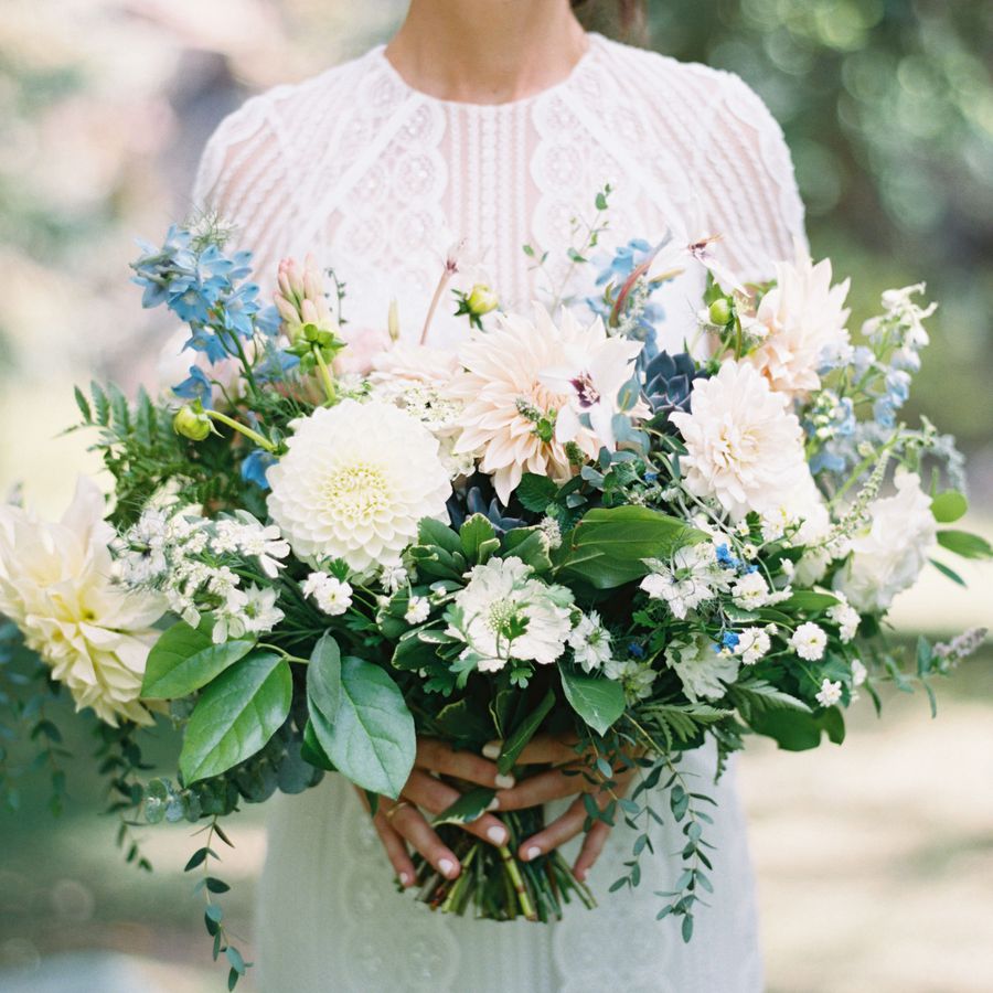 bridal wedding bouquet flowers