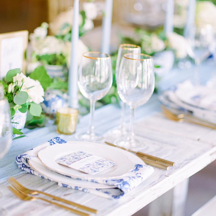 chinoiserie wedding tablescape