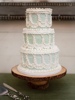 vintage piped wedding cake